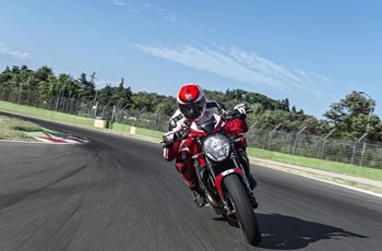 Ducati Monster 1200 R 2017 - Bild 2 Ducati Monster 1200 R 2017 - Bild 2